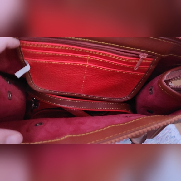 Dooney and Bourke red bag - Picture 3 of 9